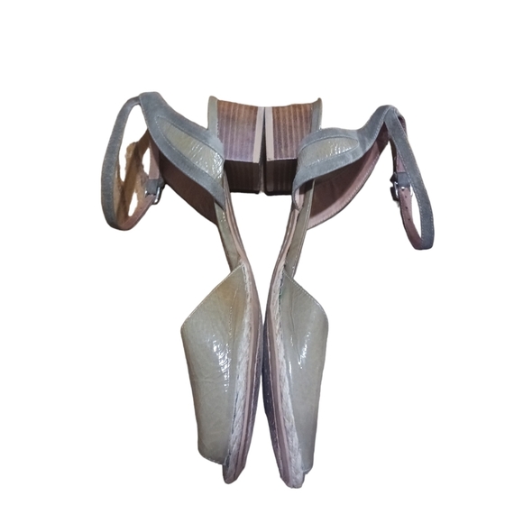 Green Patent Leather Block Heel Ankle Strap Sandal - Picture 5 of 10